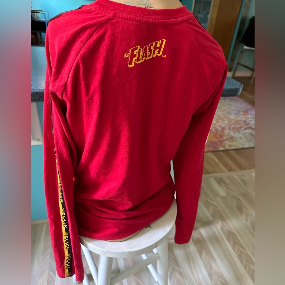 “The Flash” 3d Lenticular Changing Image Long Sle… - image 7